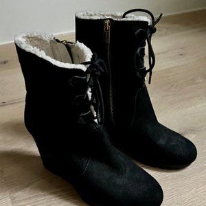 Michael Kors Rory Black Suede Faux Sherpa Wedge Booties, Size 8 New Without Box